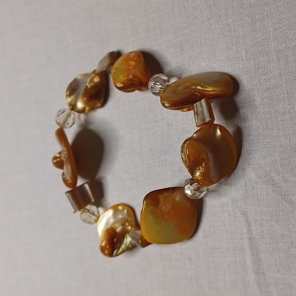 #769 Coral Natural Form Shell Bracelet - Picture 2 of 3